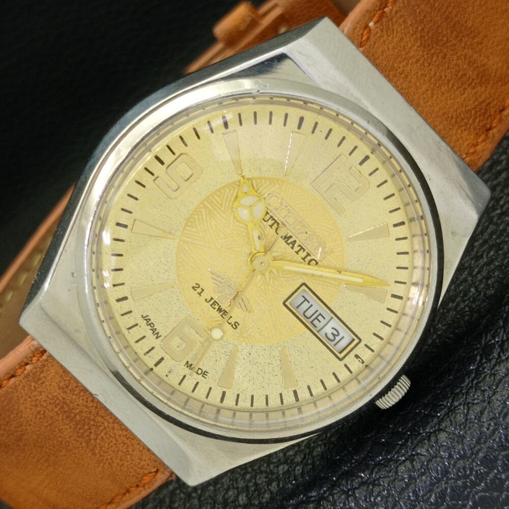 Vintage 1980 Citizen Automatic Mens Silver Watch W/daydate & Gold accents